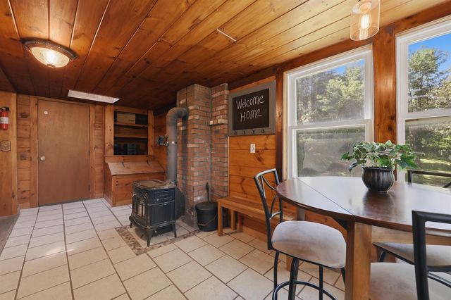 15 S Main Street, Newton, NH 03858
