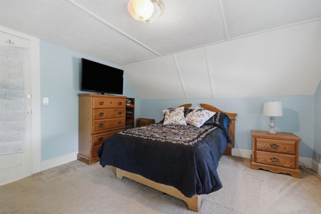 15 S Main Street, Newton, NH 03858