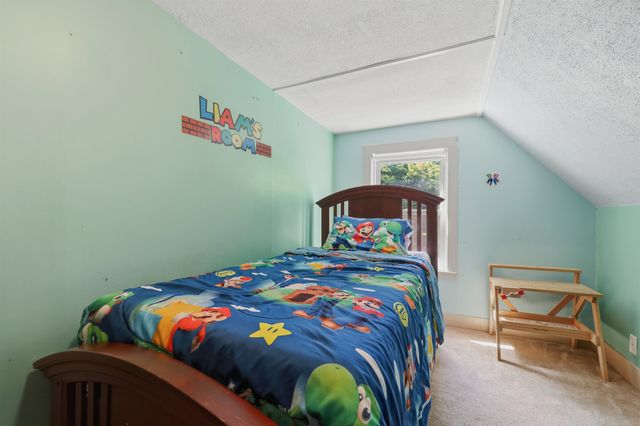 15 S Main Street, Newton, NH 03858