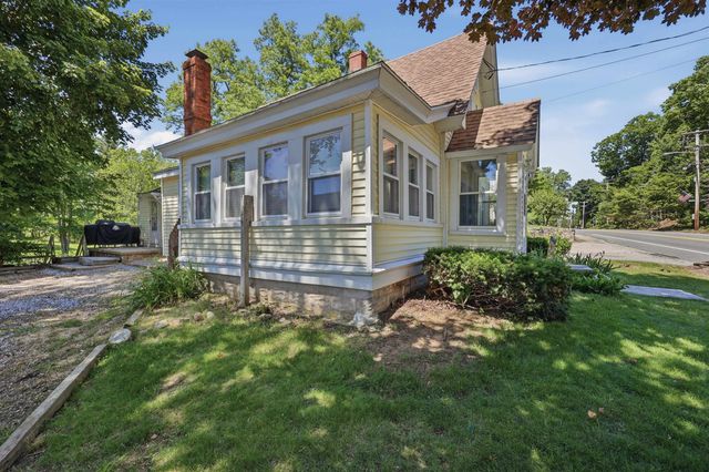 15 S Main Street, Newton, NH 03858