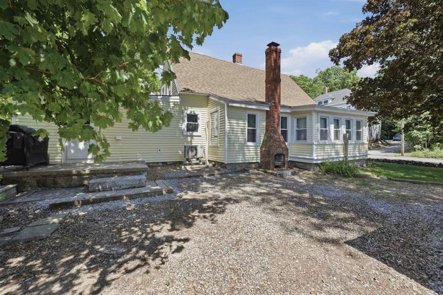 15 S Main Street, Newton, NH 03858