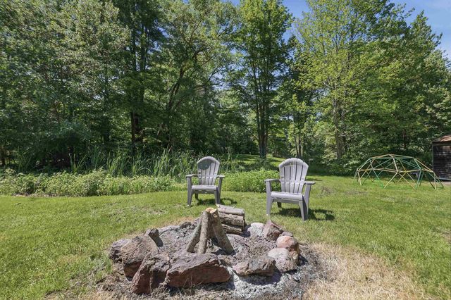 15 S Main Street, Newton, NH 03858