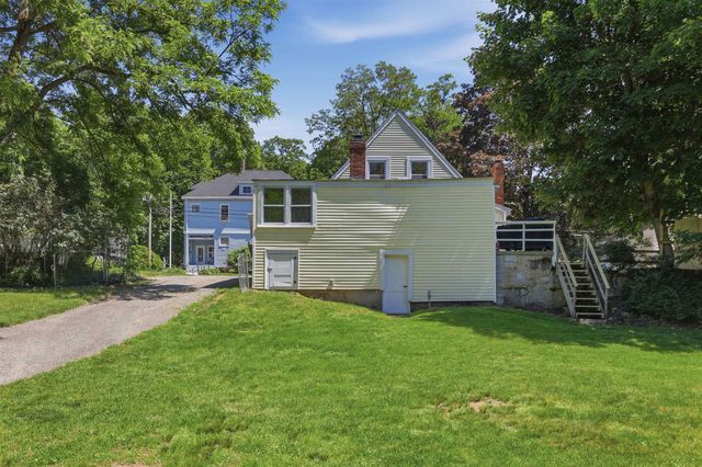 15 S Main Street, Newton, NH 03858