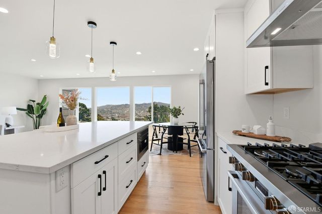 83 Los Palmos Drive, San Francisco, CA 94127