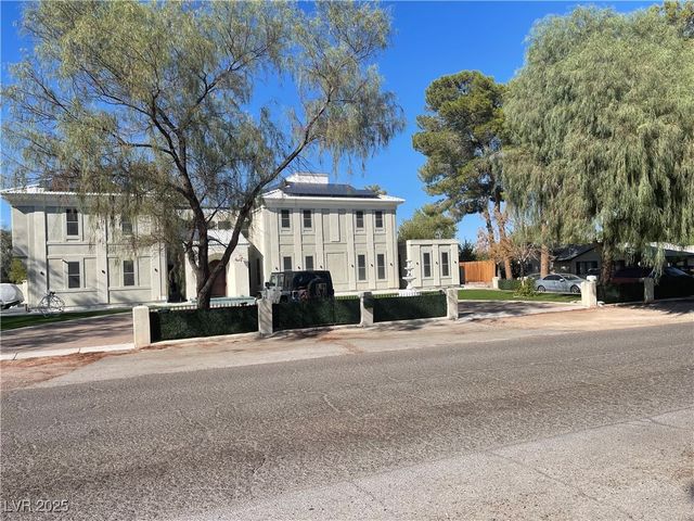 6480 West Oquendo Road, Las Vegas, NV 89118