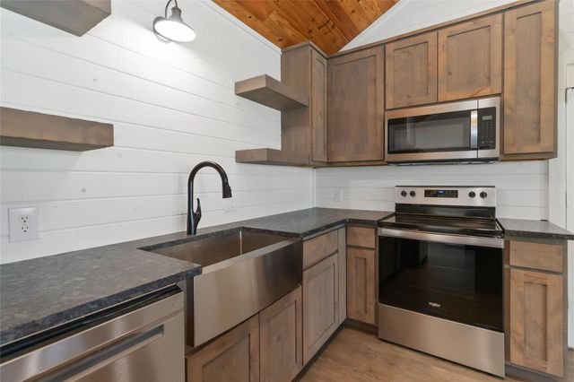 1525 Scull RD, San Marcos, TX 78666