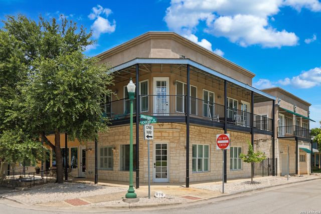 979 N Academy Ave Apt 2, New Braunfels, TX 78130