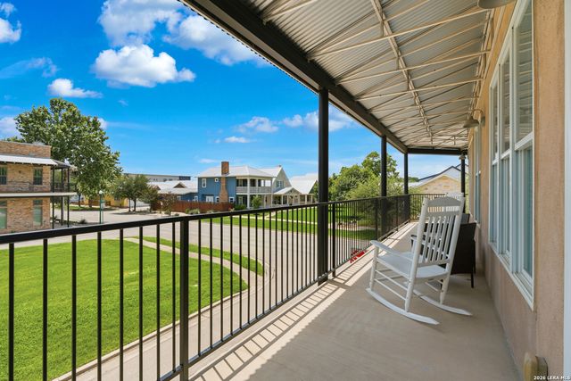 979 N Academy Ave Apt 2, New Braunfels, TX 78130