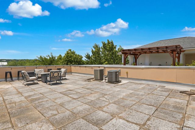 979 N Academy Ave Apt 2, New Braunfels, TX 78130