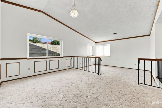 5900 Dorset Drive, Bakersfield, CA 93306