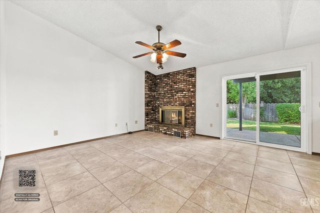 5900 Dorset Drive, Bakersfield, CA 93306