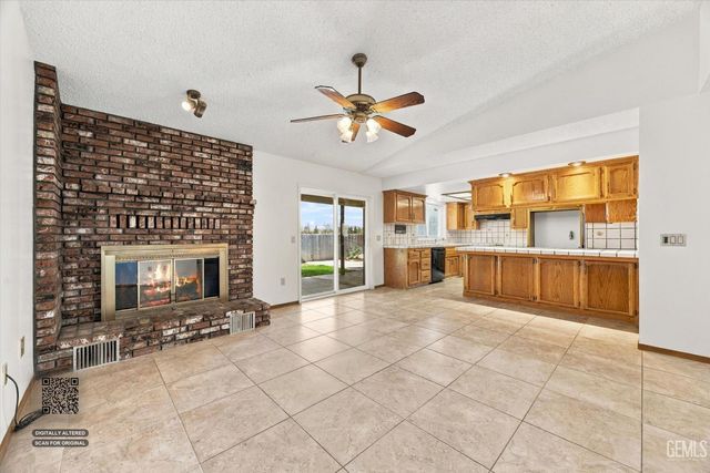 5900 Dorset Drive, Bakersfield, CA 93306