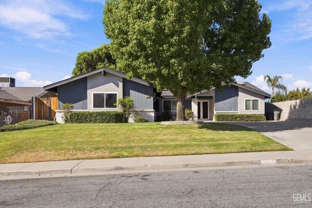5900 Dorset Drive, Bakersfield, CA 93306