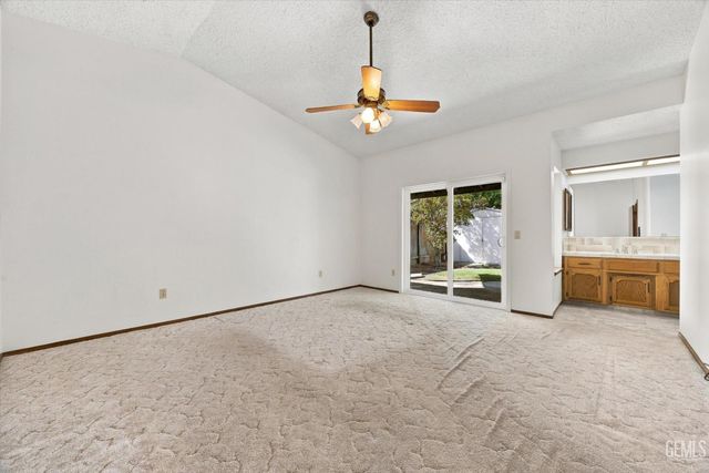 5900 Dorset Drive, Bakersfield, CA 93306
