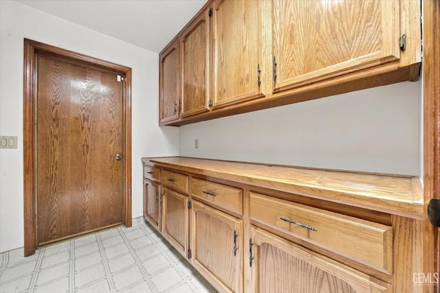 5900 Dorset Drive, Bakersfield, CA 93306