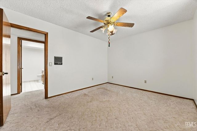 5900 Dorset Drive, Bakersfield, CA 93306