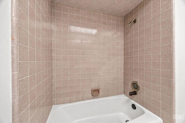 5900 Dorset Drive, Bakersfield, CA 93306
