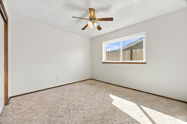 5900 Dorset Drive, Bakersfield, CA 93306