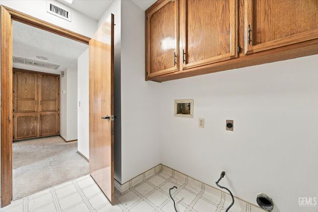 5900 Dorset Drive, Bakersfield, CA 93306