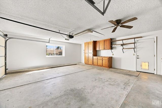 5900 Dorset Drive, Bakersfield, CA 93306