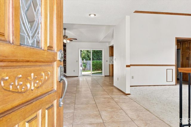 5900 Dorset Drive, Bakersfield, CA 93306