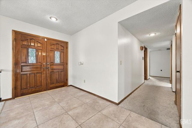 5900 Dorset Drive, Bakersfield, CA 93306