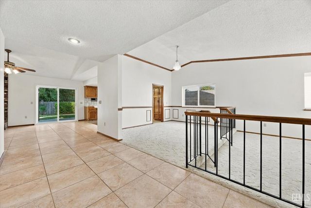 5900 Dorset Drive, Bakersfield, CA 93306