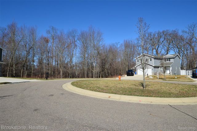350 Fountain Park Drive, Waterford Charter Township, MI 48327