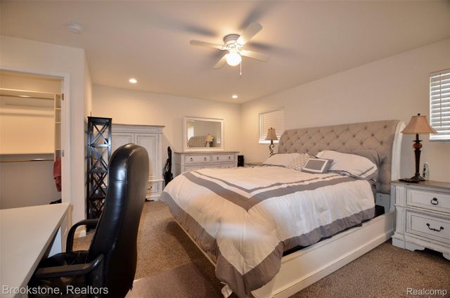 350 Fountain Park Drive, Waterford Charter Township, MI 48327