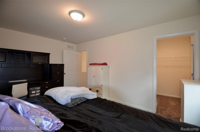 350 Fountain Park Drive, Waterford Charter Township, MI 48327