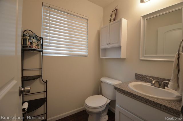 350 Fountain Park Drive, Waterford Charter Township, MI 48327