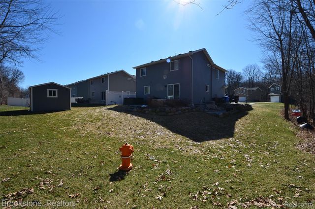 350 Fountain Park Drive, Waterford Charter Township, MI 48327