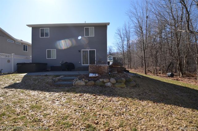 350 Fountain Park Drive, Waterford Charter Township, MI 48327