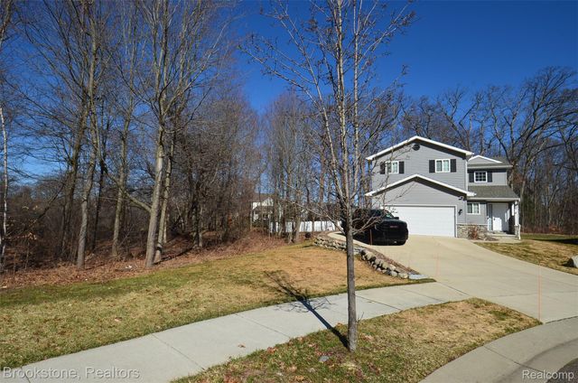 350 Fountain Park Drive, Waterford Charter Township, MI 48327