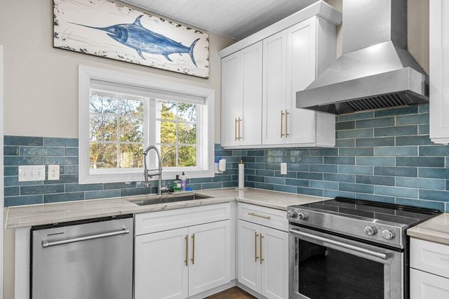 628 1st Ave. N, Surfside Beach, SC 29575