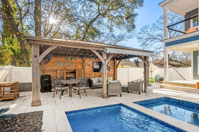 628 1st Ave. N, Surfside Beach, SC 29575