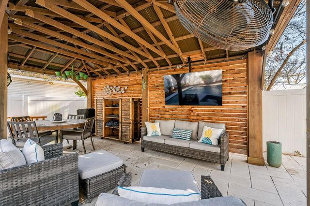 628 1st Ave. N, Surfside Beach, SC 29575