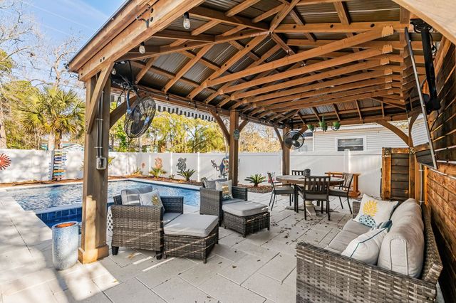 628 1st Ave. N, Surfside Beach, SC 29575