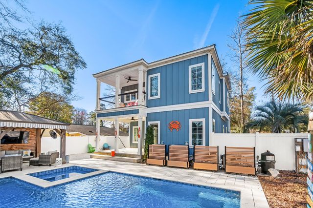 628 1st Ave. N, Surfside Beach, SC 29575