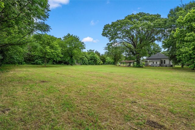 402 N Bordon Street, Lorena, TX 76655