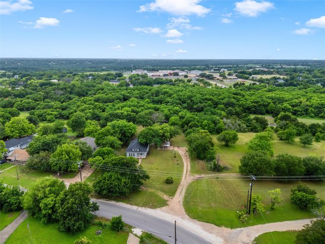 402 N Bordon Street, Lorena, TX 76655