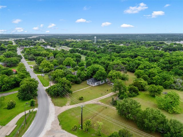 402 N Bordon Street, Lorena, TX 76655