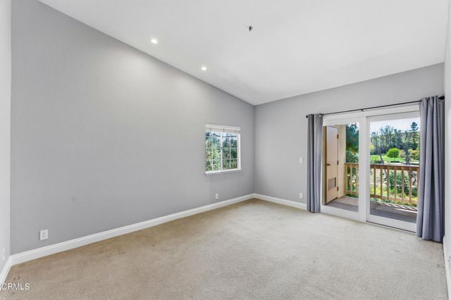 5728 Oak Bend Lane 312, Oak Park, CA 91377