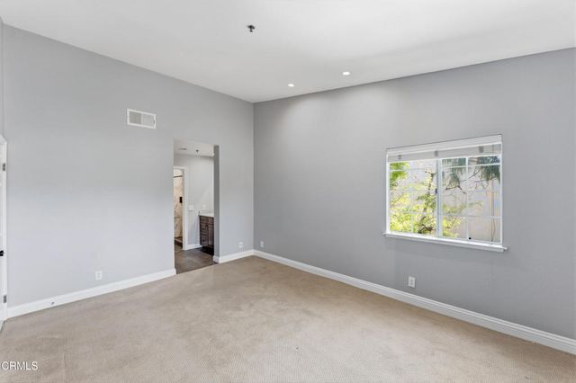 5728 Oak Bend Lane 312, Oak Park, CA 91377