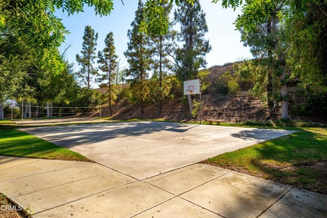 5728 Oak Bend Lane 312, Oak Park, CA 91377