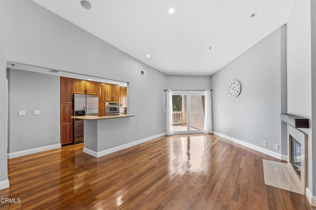 5728 Oak Bend Lane 312, Oak Park, CA 91377