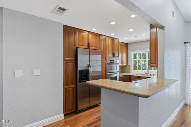 5728 Oak Bend Lane 312, Oak Park, CA 91377
