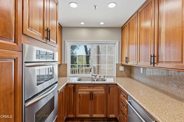 5728 Oak Bend Lane 312, Oak Park, CA 91377