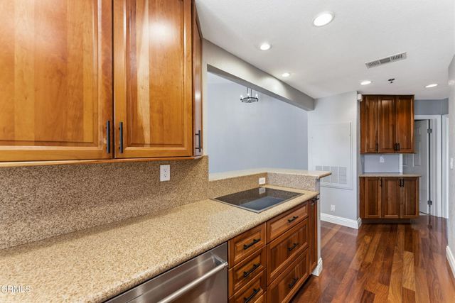 5728 Oak Bend Lane 312, Oak Park, CA 91377