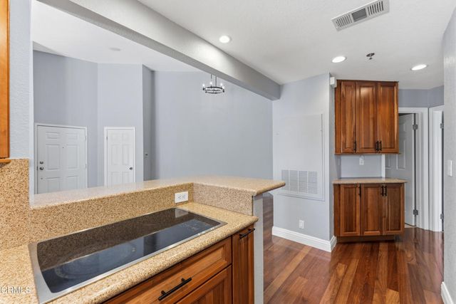 5728 Oak Bend Lane 312, Oak Park, CA 91377